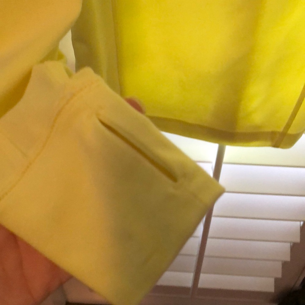 NWOT Lightweight Zip Top - Picture 3 of 3